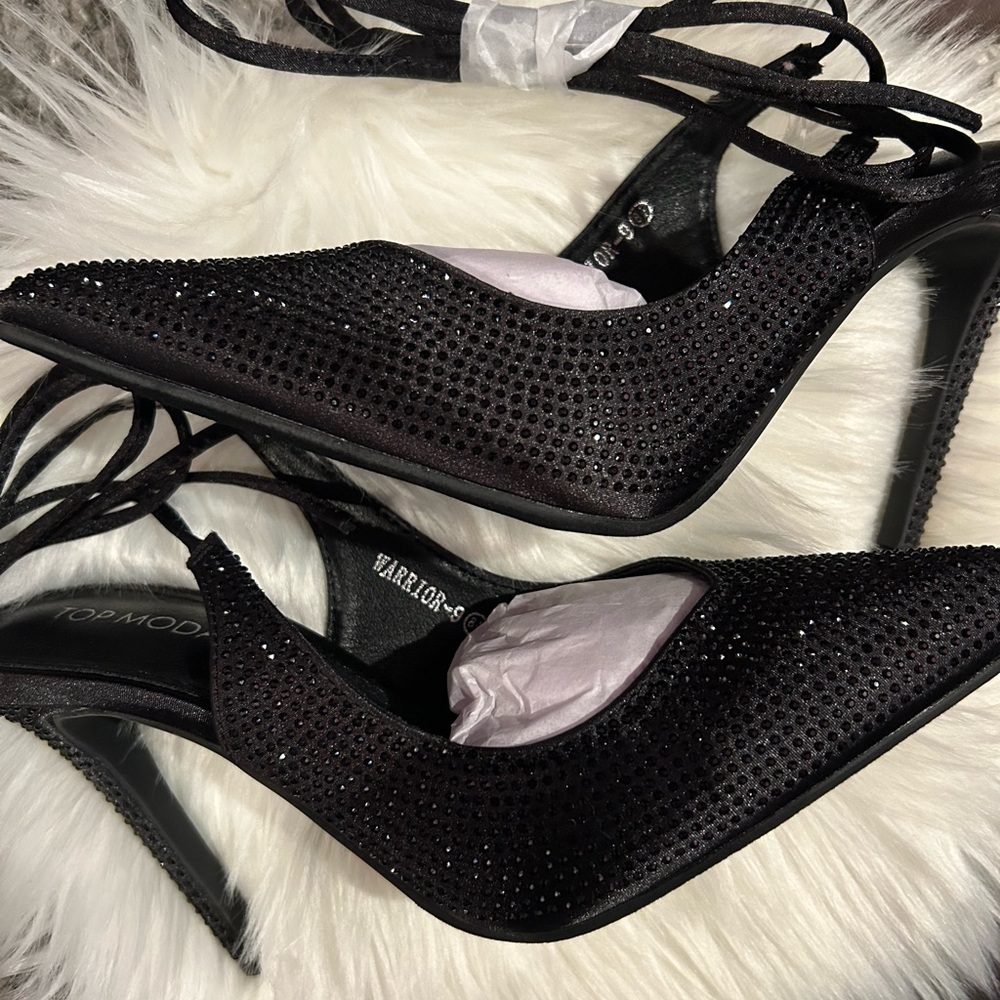 👠🖤Fashion Nova Adina Embellished Wrap Up Pumps - Black Size 8.5👠🖤